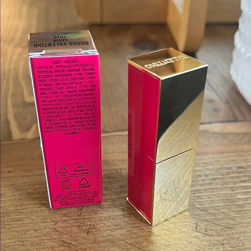 Valentino Rosso Valentino Satin Lipstick — 101A Hot Beige - Picture 4 of 5